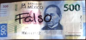 ¡DETECTAN BILLETES FALSOS DE 500 EN EL MERCADO HIDALGO!