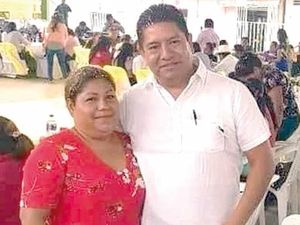 ¡ASESINAN A EX ALCALDE DEL PRD Y A SU ESPOSA!
