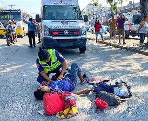¡LO ATROPELLAN Y SE QUEDA DORMIDO! -EN LA AVENIDA SALVADOR DÍAZ MIRÓN
