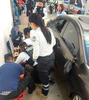 ¡MUERE ABUELITO ARROLLADO! *De 85 años, esperaba su Camión