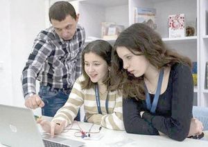 ENGAÑANDO A LA PRUEBA DE TURING