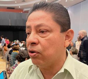 ¡FIRMARON EN LO OSCURITO! -*Acusa a Cui y líder mayoritario