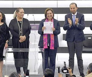 ¡REGISTRA XÓCHITL GÁLVEZ CANDIDATURA ANTE EL INE!
