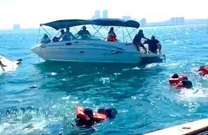 ¡TITAAANIC! -"...Está en la Salida de la Barra del Mar, Agarró Burbuja y No la Pueden Sacar..."