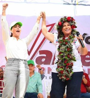 ¡ANILÚ SE FUE CON CHÍO! -*Hasta le dio la bienvenida a la 4T
