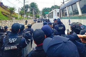 ¡SE RE-CALIENTAN! - CON PIEDRAS, PALOS, TUBOS, LLANTAS...
