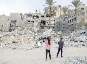 ¡SOLDADOS ISRAELÍES VUELVEN A ATACAR A PALESTINOS QUE ESPERABAN AYUDA HUMANITARIA!