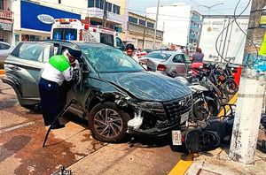 ¡CARAMBOLAZO DE 250 MIL! - FRENTE AL IMSS DE COATZACOALCOS