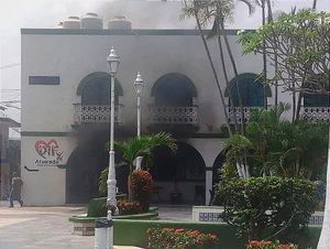 ¡SALÍA HUMO DE LA  CAFETERÍA! - *CONATO DE INCENDIO EN EL PALACIO DE ALVARADO!