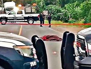 ¡MUERE ATROPELLADA POR EL REPARTIDOR DE TORTILLAS!