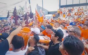 ¡SE DAN CON TODO! - *AFUERA Y ADENTRO *Alcaldía de Tlaquepaque en Pelea