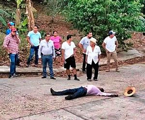 ¡DESNUCADO AL CAER DEL CABALLO!