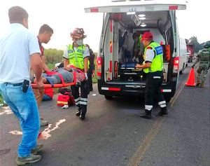 ¡MOTORIZADOS CHOCAN DE FRENTE EN YANGA!