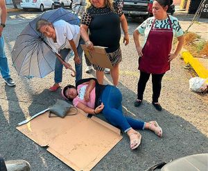 ¡RULETERO EMBISTE A MOTORIZADA! - PINO SUÁREZ Y ARISTA