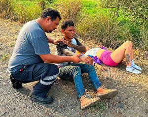 ¡SE REVIENTA LA LLANTA Y SALEN VOLANDO!