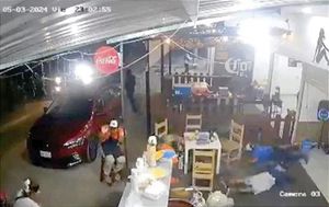 ¡BALACERAS Y ATAQUES A COMERCIOS EN TABASCO! - *Hasta Bombas Molotov