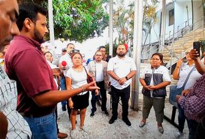 ¡PROTESTAN FUNERARIAS! - *Se inconforman al no poder entregar cuerpos por el paro de la Jurisdicción Sanitaria en Veracruz