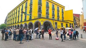 ¡VIAJAN POR SIETE HORAS A XALAPA  PARA NADA! - *Docentes Iban a Validación