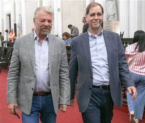 ¡MINIMIZA CLAUDIA APOYO DE ACADÉMICOS Y MAREA ROSA A XÓCHITL!