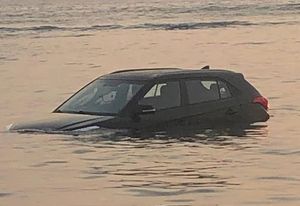 ¡CAMIONETA SUBMARINA!