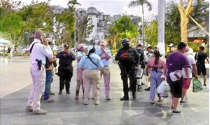 ¡SUMAN 9 LAS PERSONAS HERIDAS TRAS EXPLOSIÓN EN EL ZÓCALO DE ACAPULCO! - *PUDO SER INTENCIONAL, SEÑALA FISCALÍA