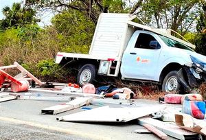 ¡VOLCADURA EN EL TRAMO ALAMO-TIHUATLÁN! - UN MUERTO Y TRES HERIDOS!
