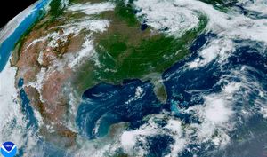 ¡SE ACERCAN LAS ONDAS DEL ESTE! - *LAS LLUVIAS ESTÁN PRÓXIMAS; PERO CON BOCHORNO