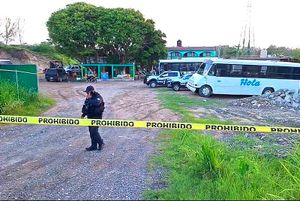 ¡ASEGURAN TOMA CLANDESTINA DE COMBUSTIBLE!