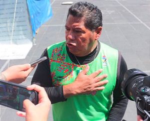 ¡NO LE REGRESAN SU CHAMBA!