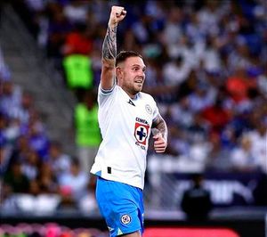¡SÚPER MÁQUINA! - *Cruz Azul golea a Rayados en Monterrey