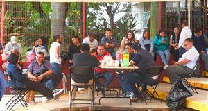 ¡TOMAN LA SEV! - MAESTROS DEL SIMAVER