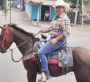 ¡DESAPARECE JENNIFER DE 17 AÑOS EN JAMAPA!