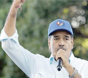 ¡MADURO DICE QUE GONZÁLEZ URRUTIA ALISTA FUGA Y “SE LLEVA LOS BILLETES PARA MIAMI”!