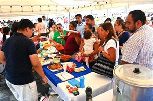 ¡NO CABÍAN EN LA MACROPLAZA! - HABÍA DESDE PICADAS HASTA GORDITAS