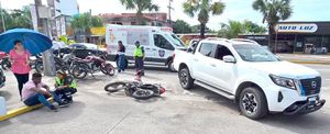 ¡SE IMPACTA MOTOCICLISTA CONTRA CAMIONETA EN BOCA DEL RÍO!