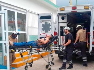 ¡ALBAÑIL BALEADO! - *LE DISPARARON DESDE UN AUTO *SANTA ANA ATZACAN