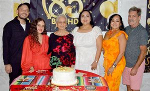 LUZ CRISTINA CELEBRA SU CUMPLEAÑOS