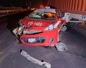 ¡TAXI DESTROZADO EN CARAMBOLA! - VERACRUZ-CARDEL