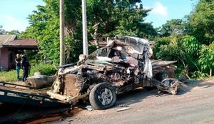 ¡CARRETERAZO: 3 MUERTOS! - CAMIONETA CON JORNALEROS SE IMPACTA CONTRA UN TRAILER