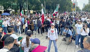 ¡TRABAJADORES DEL PJF MARCHARON PARA EXIGIR A SHEINBAUM CORREGIR LA REFORMA JUDICIAL!