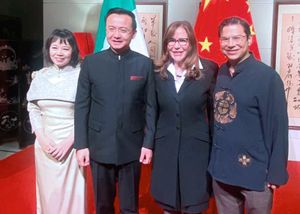 ¡SE CUELA EX DIPUTADO VERACRUZANO EN LA  DESPEDIDA DEL EMBAJADOR DE CHINA!