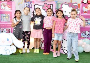ANA REGINA FESTEJA CON KITTY