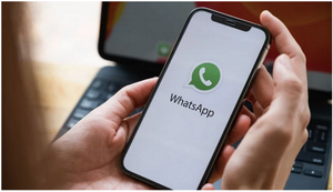 ¡A PURO WHATSAPP! - * La renuncian por redes sociales
