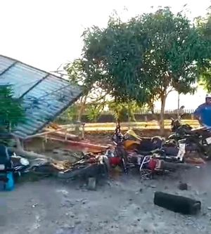 ¡SE DESPRENDE REMOLQUE Y DESBARATA 5 MOTOCICLETAS!