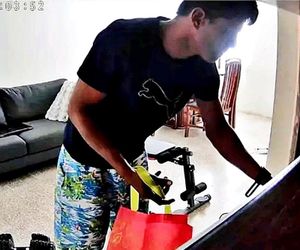 ¡GRABAN A “JAULERO” ROBANDO EN CASA DE SU VECINO!