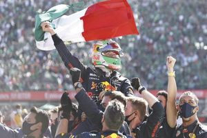 ¡”CHECO” PÉREZ HACE OFICIAL SU SALIDA DE RED BULL EN LA FÓRMULA 1!