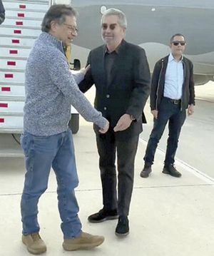 ¡LLEGA A MÉXICO GUSTAVO PETRO, PRESIDENTE DE COLOMBIA!