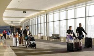 ¡MÁS DE 3 MILLONES DE VIAJEROS REGISTRADOS EN AEROPUERTOS DE EU EN UN DÍA!