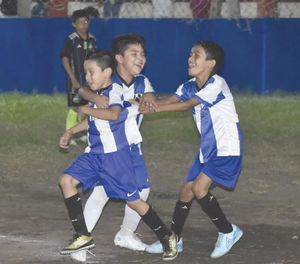 ¡RAYADOS SE MIDE A  TLACUACHES EN EL FÚTBOL DE LA BICENTENARIO!