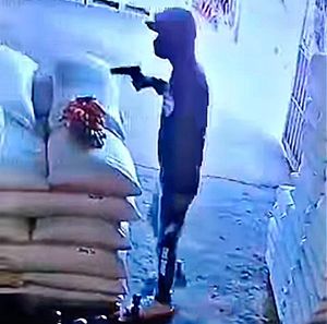 ¡PISTOLERO ATRACA CON VIOLENCIA ABARROTERA EN TLAPACOYAN!